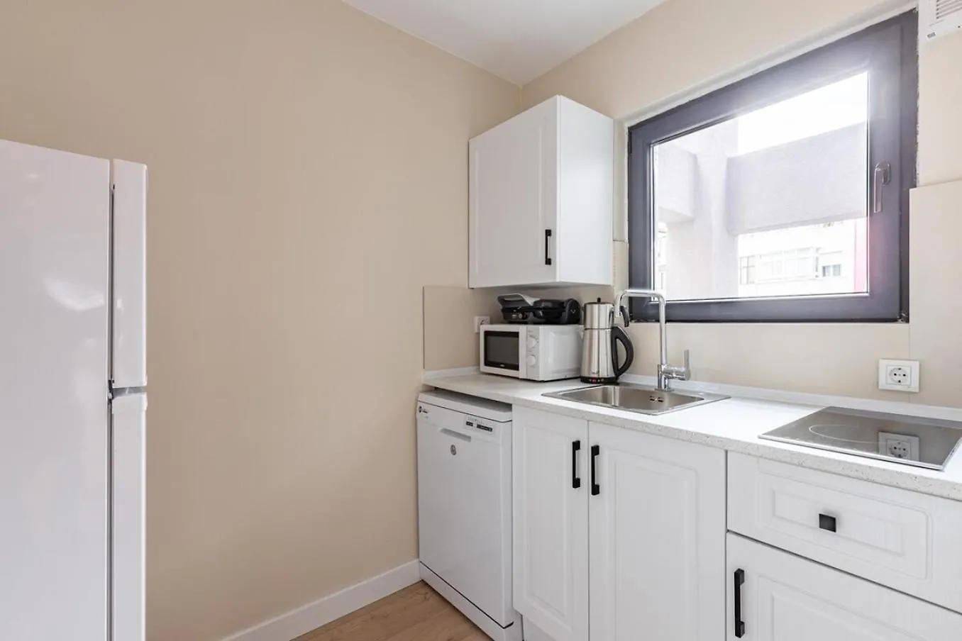 Brand New Modern Prime 2Bd1Bath Cozy Home! #244 Istanbul 0*,